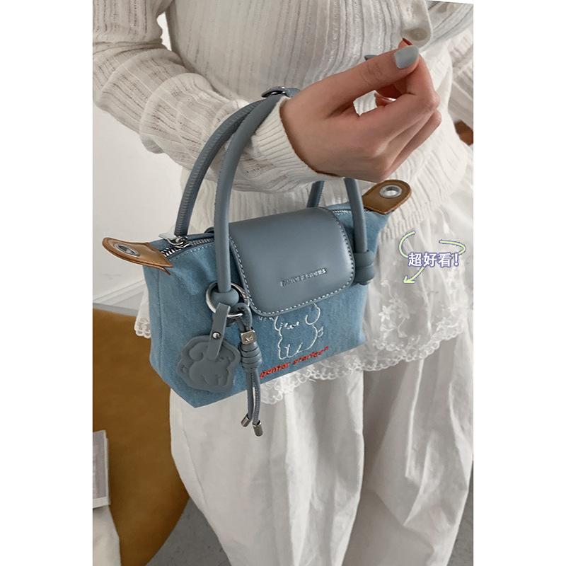 Casual handbag small bag women s new cartoon puppy embroidered small square bag denim messenger bag
Casual handbag small bag women s new cartoon puppy embroidered small square bag denim messenger bag