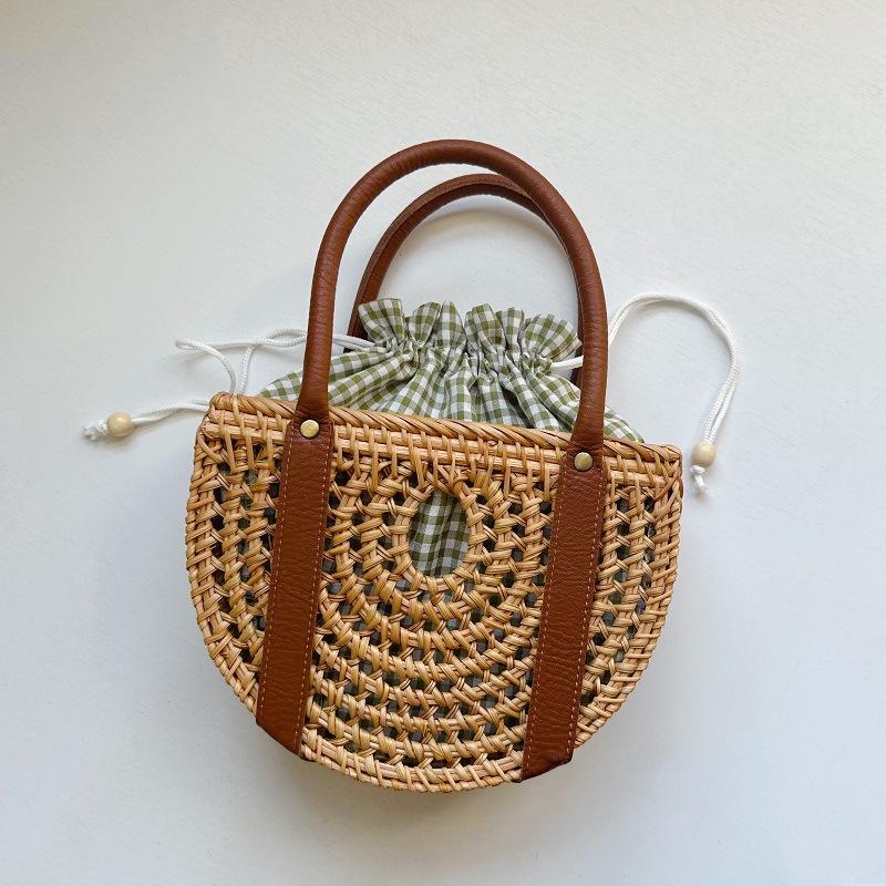2025 Women Handmade Bamboo Rattan Half-Moon Handbags Nordic Travel Vacation Beach Box Tote Bag Luxury Trend Woven Basket Bag
2025 Women Handmade Bamboo Rattan Half-Moon Handbags Nordic Travel Vacation Beach Box Tote Bag Luxury Trend Woven Basket Bag