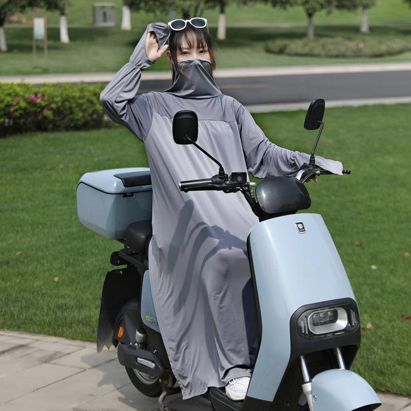 Electric vehicle sunscreen clothing for women s long models, face covering in spring and summer, riding a motorcycle, outdoor cycling, anti-light, one size (45-75kg)
Electric vehicle sunscreen clothing for women s long models, face covering in spring and summer, riding a motorcycle, outdoor cycling, anti-light, one size (45-75kg)