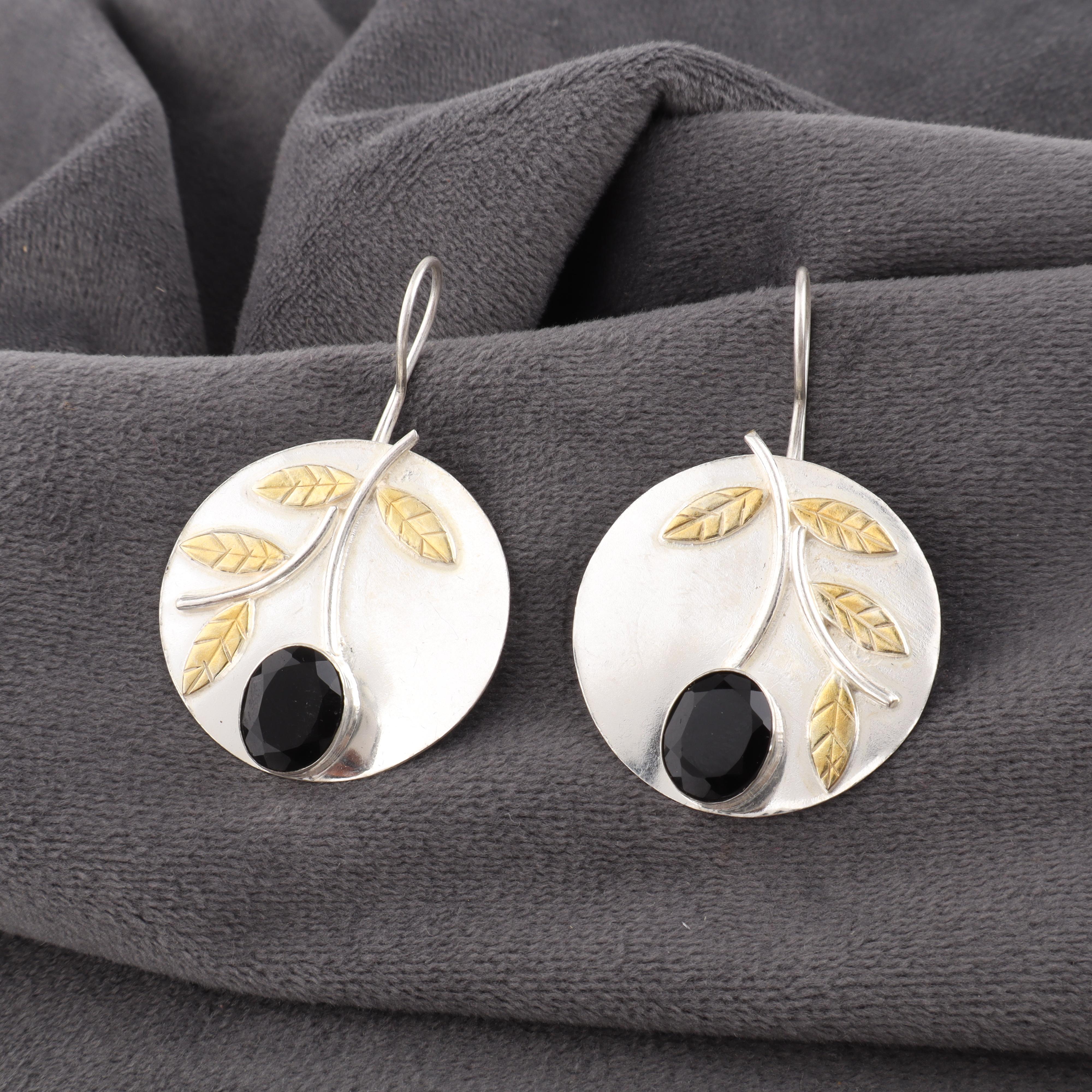 Black Onyx Earrings Gemstone Jewelry, 925 Solid Sterling Silver Earrings, Handmade Jewelry Birthstone Earrings, Gift For Him чорний
Black Onyx Earrings Gemstone Jewelry, 925 Solid Sterling Silver Earrings, Handmade Jewelry Birthstone Earrings, Gift For Him чорний