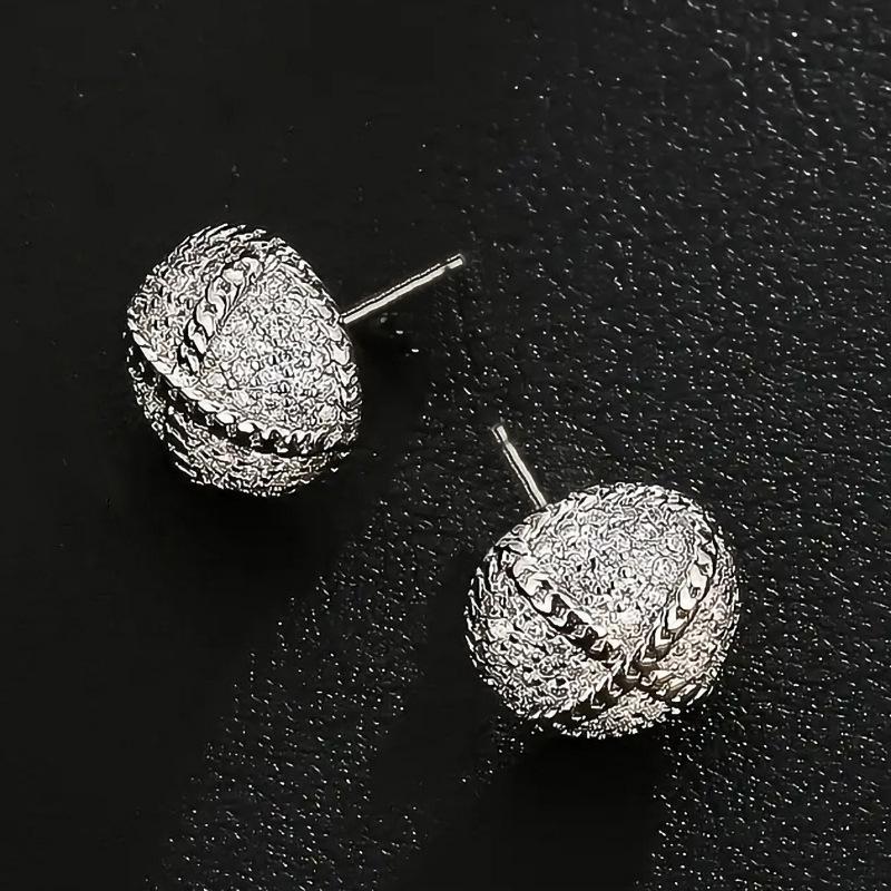 New European and American Hip-hop Zircon Round Earrings, High-end Trend, Simple and Versatile Temperament, Classic Accessory
New European and American Hip-hop Zircon Round Earrings, High-end Trend, Simple and Versatile Temperament, Classic Accessory