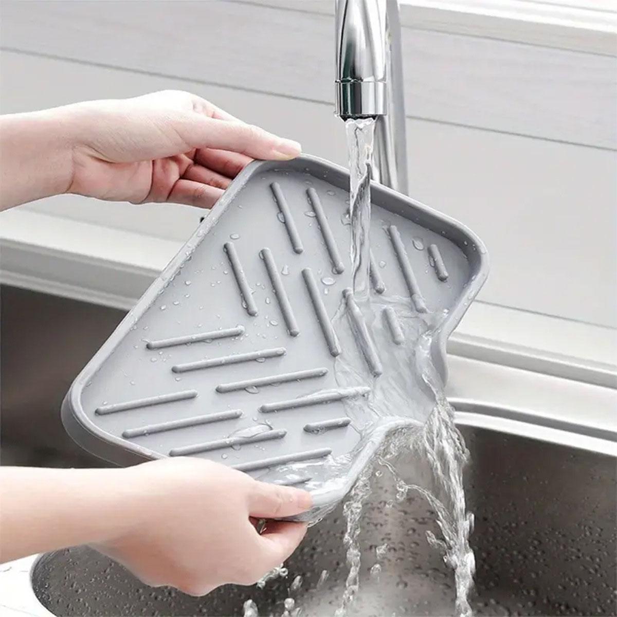 Silicone Drain Soap Box Bathroom Anti-slip Sink Tray Creative Washing Table Soap Tray Free Punch Drain Rack Portable Soap Dishes
Silicone Drain Soap Box Bathroom Anti-slip Sink Tray Creative Washing Table Soap Tray Free Punch Drain Rack Portable Soap Dishes
