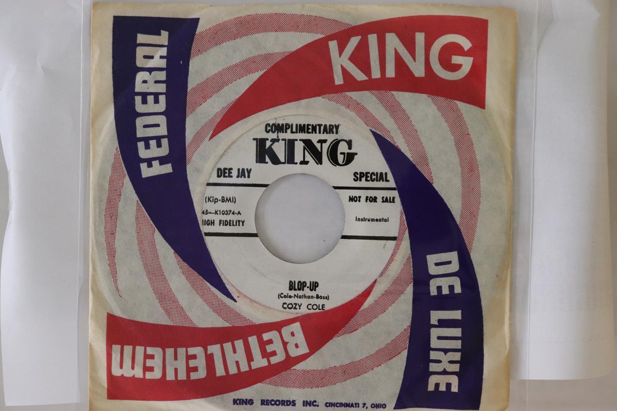 7inch Record COZY COLE - Blop-Up / Blop-Down 5222 King Records 1959 US Jazz Used
7inch Record COZY COLE - Blop-Up / Blop-Down 5222 King Records 1959 US Jazz Used
