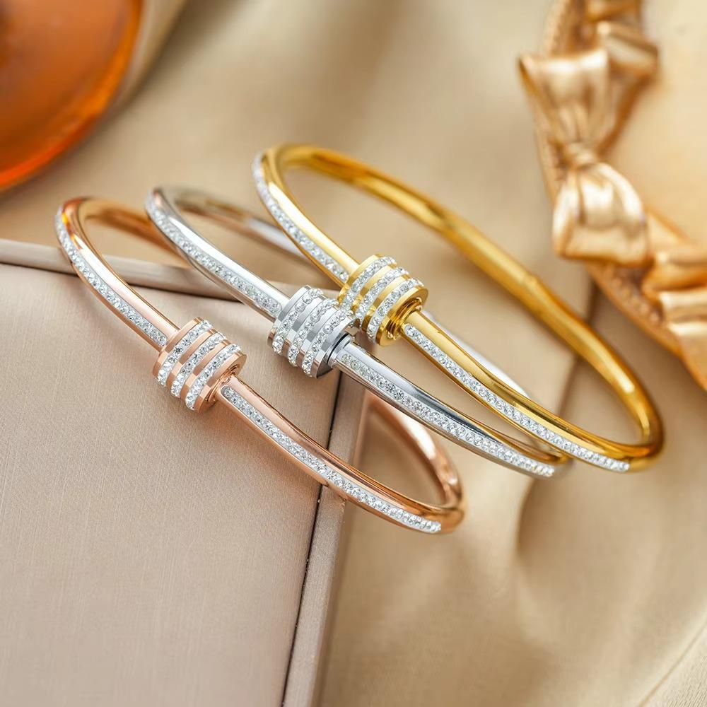 Jewelry Cuff Colorfast Bangles High-end Women Bracelets Women s Daily Wear Style B-Silver
Jewelry Cuff Colorfast Bangles High-end Women Bracelets Women s Daily Wear Style B-Silver