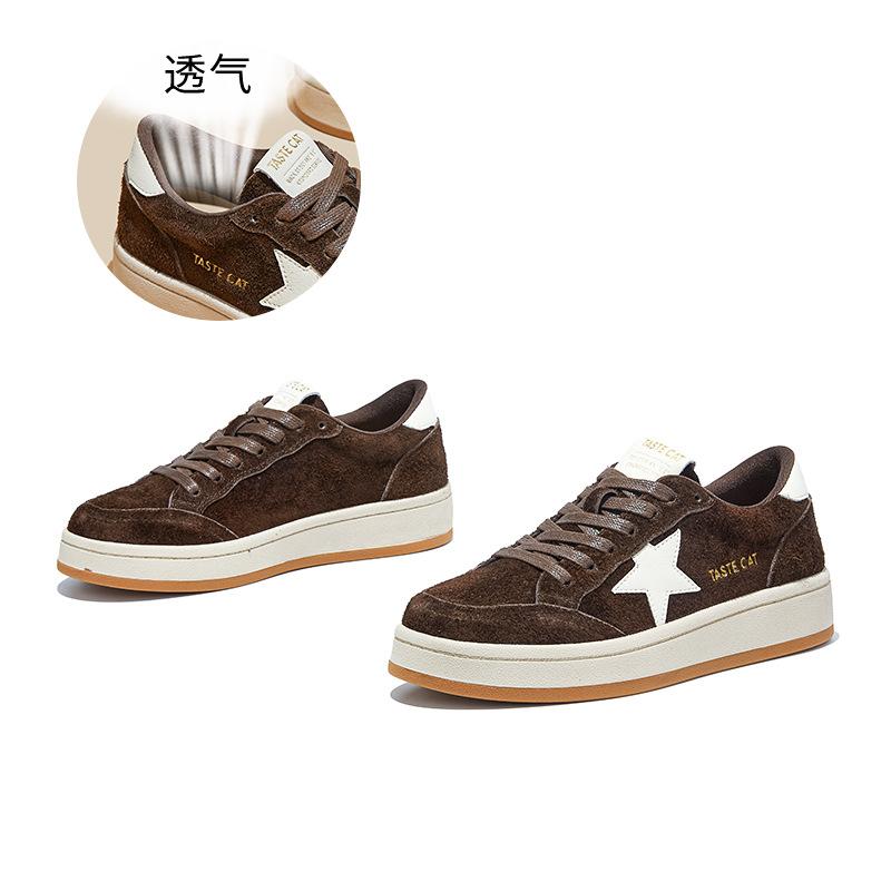 Leather star German training shoes women s spring new retro platform white shoes casual versatile soft sole not tired shoes 40 коричневий
Leather star German training shoes women s spring new retro platform white shoes casual versatile soft sole not tired shoes 40 коричневий