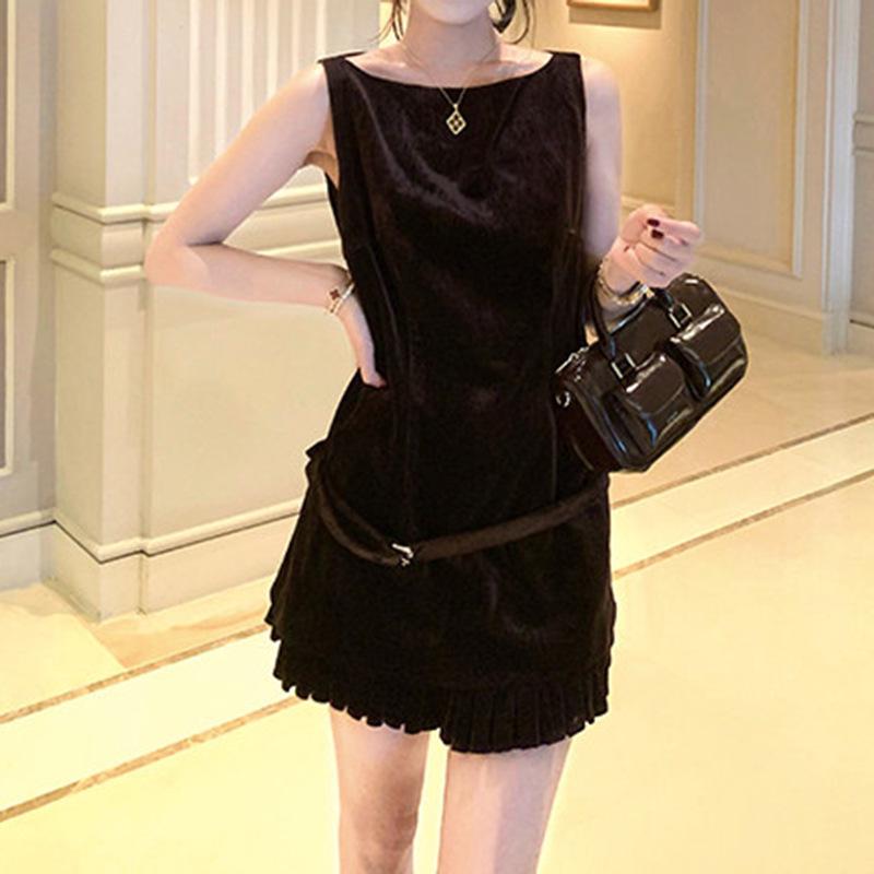 “Slow Pace Paris” Retro Velvet Dress - 2026 Spring Collection Medium
“Slow Pace Paris” Retro Velvet Dress - 2026 Spring Collection Medium