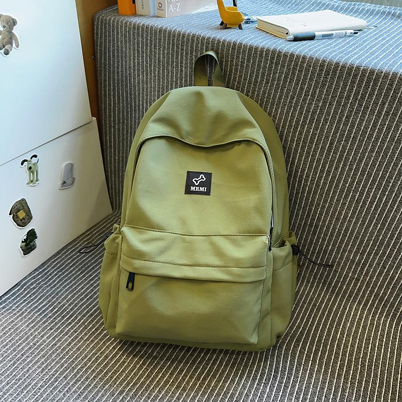 Новый высококачественный однотонный рюкзак для учеников средней школы, повседневный, простой, легкий и вместительный рюкзак.
Новый высококачественный однотонный рюкзак для учеников средней школы, повседневный, простой, легкий и вместительный рюкзак.