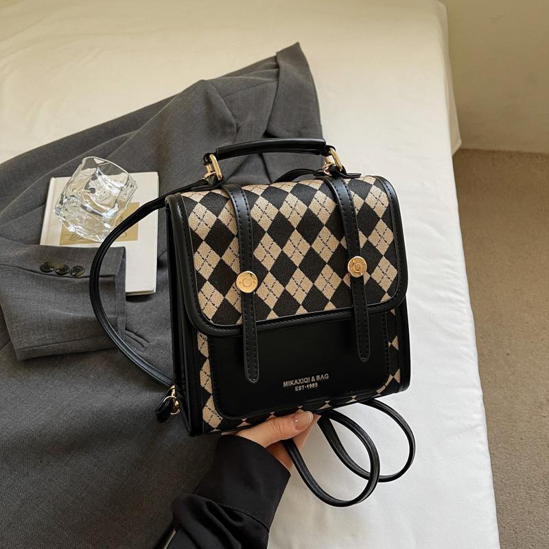 Ретро контрастный цвет модная студенческая сумка трендовый повседневный рюкзак нишевая сумка-мессенджер женская сумка
Ретро контрастный цвет модная студенческая сумка трендовый повседневный рюкзак нишевая сумка-мессенджер женская сумка