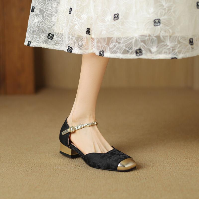 Summer women s hollow sandals retro national style size sandals new solid color rubber soft sole flat bottom sandals women 43 чёрный
Summer women s hollow sandals retro national style size sandals new solid color rubber soft sole flat bottom sandals women 43 чёрный