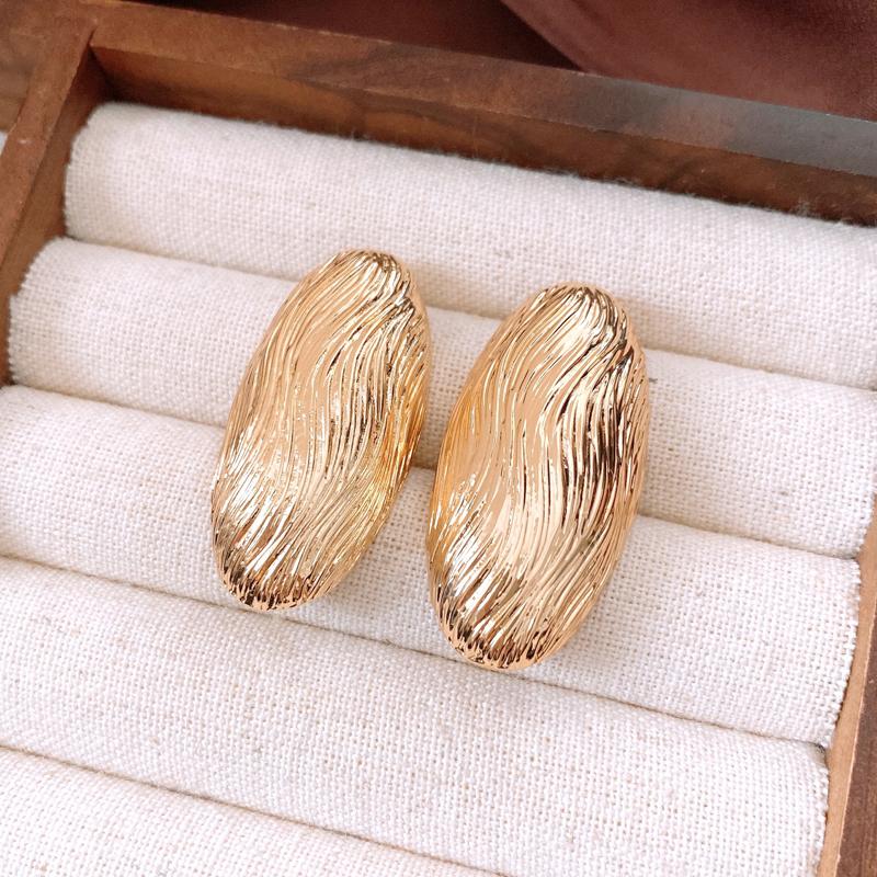 Fashion Metal Pleated Oval Geometric Stud Earrings for Women Personality Gold Color Striped Long Earrings Charms Zircon Gift золотий
Fashion Metal Pleated Oval Geometric Stud Earrings for Women Personality Gold Color Striped Long Earrings Charms Zircon Gift золотий