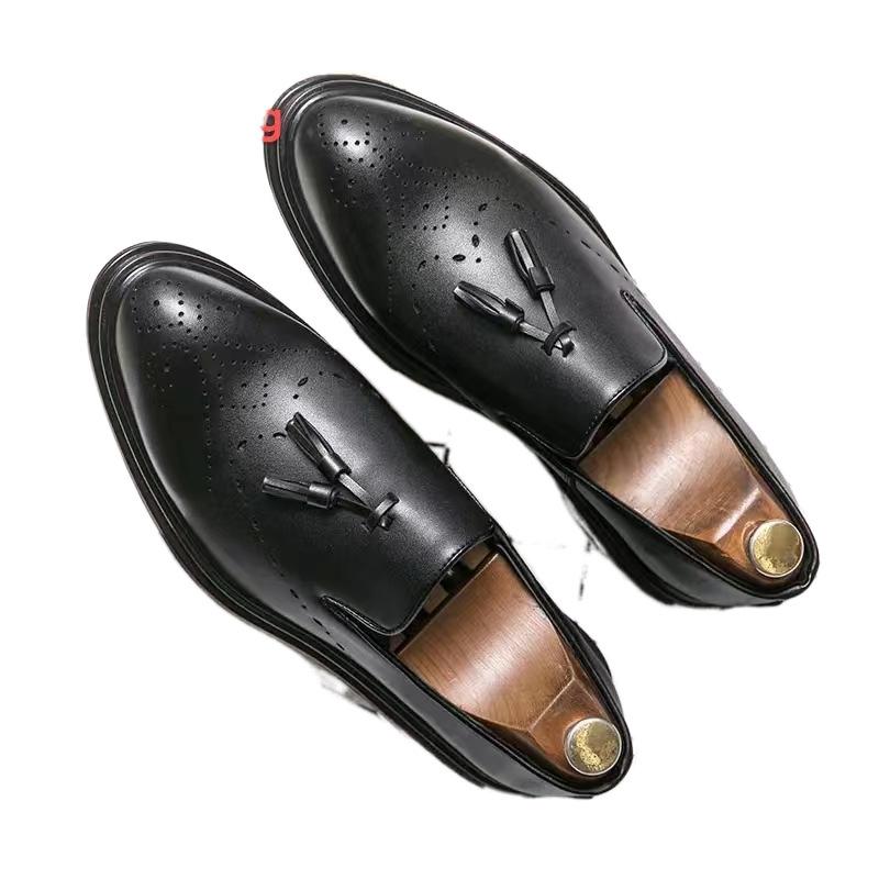 Men s leather shoes, casual shoes, business comfortable overalls, leather shoes, light soft soles, hollow breathable shoes, one pedal men s shoes 37 чорний
Men s leather shoes, casual shoes, business comfortable overalls, leather shoes, light soft soles, hollow breathable shoes, one pedal men s shoes 37 чорний