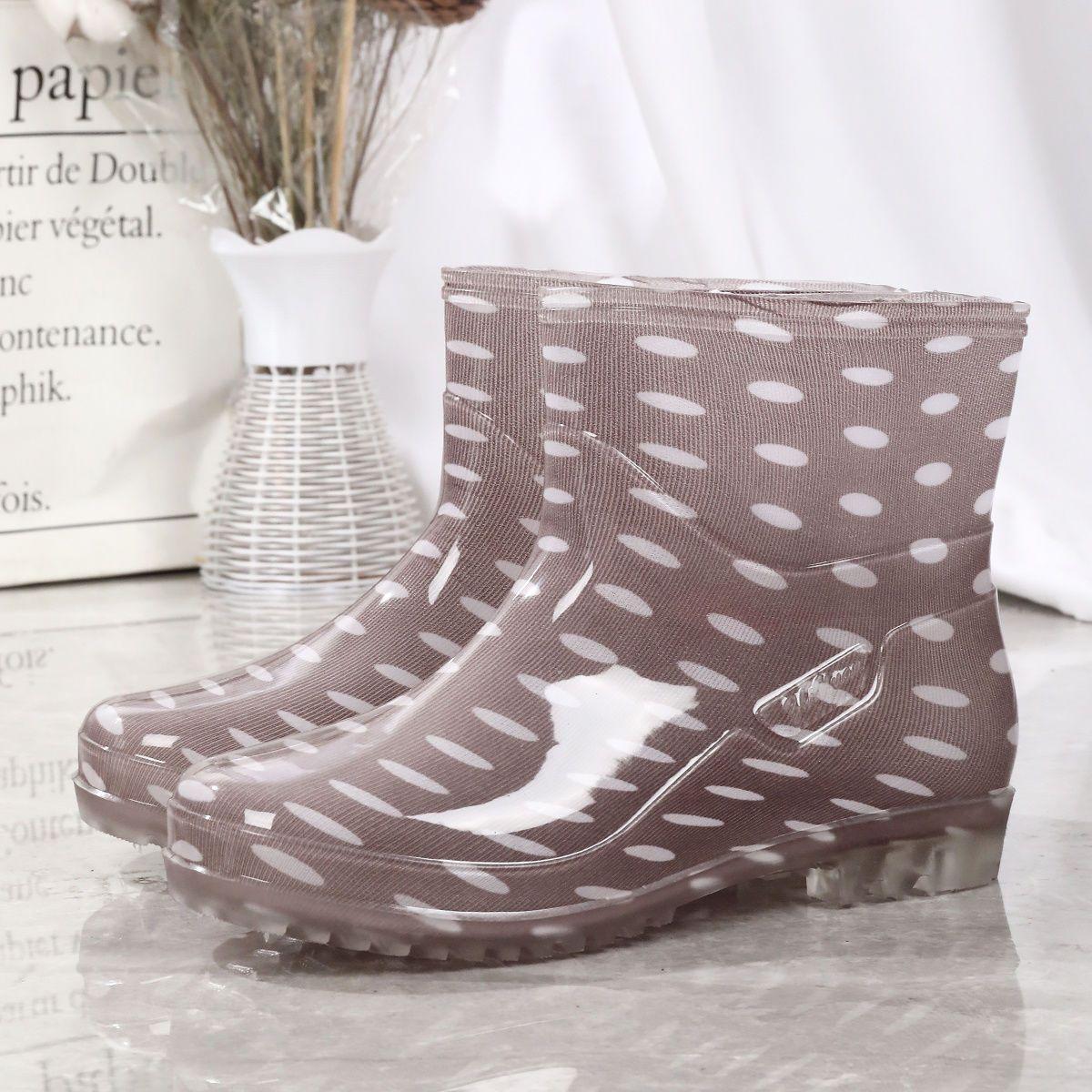 Rain shoes rain boots short tube fashion non-slip waterproof shoes water boots female adult cute overshoes summer size 41
Rain shoes rain boots short tube fashion non-slip waterproof shoes water boots female adult cute overshoes summer size 41