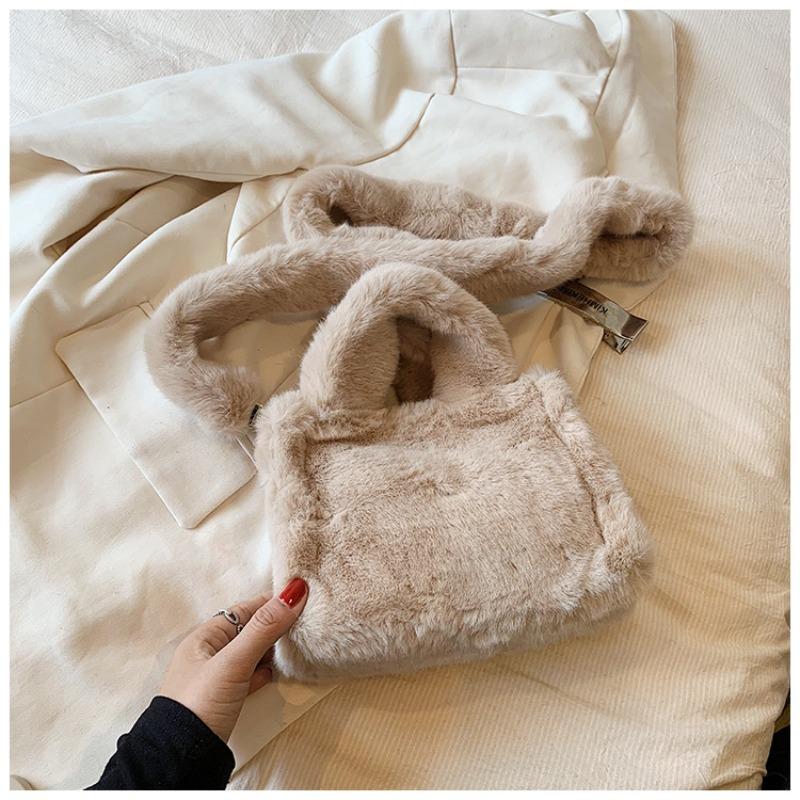 Fashion texture plush small square bag women s new simple messenger shoulder bag high value handbag women хакі
Fashion texture plush small square bag women s new simple messenger shoulder bag high value handbag women хакі