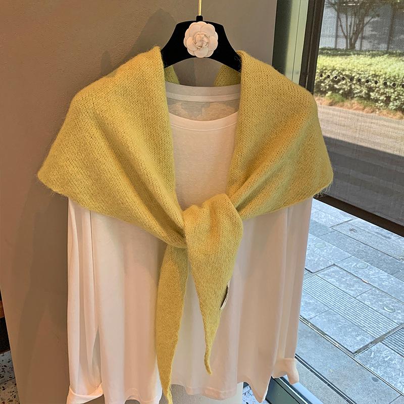 Brushed Knit Triangular Scarf Shawl - Plus Size, Warm, High-End Feel for Autumn/Winter 180x75 cm
Brushed Knit Triangular Scarf Shawl - Plus Size, Warm, High-End Feel for Autumn/Winter 180x75 cm