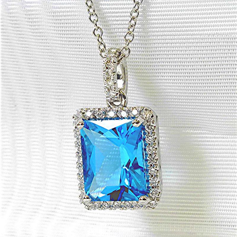 Sea Blue Zircon Square Necklace - Simple and Versatile for Anniversary Celebrations
Sea Blue Zircon Square Necklace - Simple and Versatile for Anniversary Celebrations