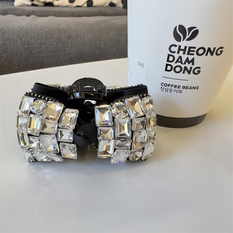 Французский блестящий бриллиантовый бант средний зажим интернет-знаменитость девушка заколка для волос сзади хвост аксессуары для волос Hair Claws
Французский блестящий бриллиантовый бант средний зажим интернет-знаменитость девушка заколка для волос сзади хвост аксессуары для волос Hair Claws