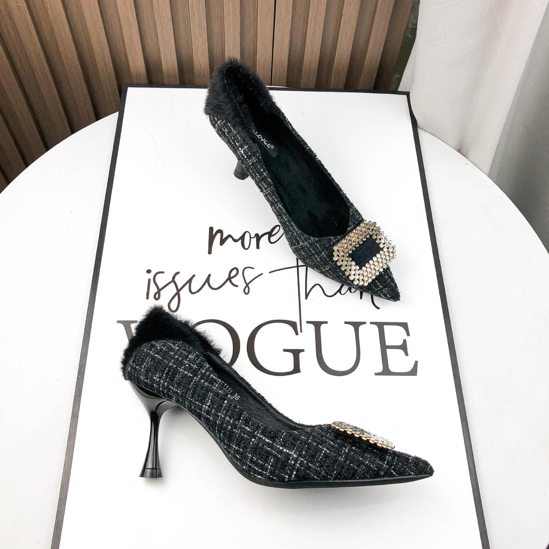 Temperament Royal Sister Qiandongge Black High Heels Fluffy Fleece Autumn and Winter Pointed Thin Heel Ladies 34
Temperament Royal Sister Qiandongge Black High Heels Fluffy Fleece Autumn and Winter Pointed Thin Heel Ladies 34