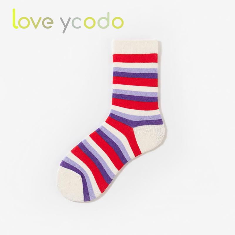 Весенне-осенние женские повседневные носки средней длины из чистого хлопка в полоску One Size
Весенне-осенние женские повседневные носки средней длины из чистого хлопка в полоску One Size