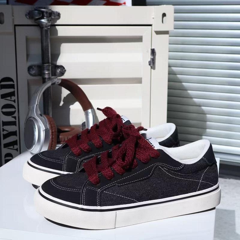 New Men s Classic Four Seasons Fashion Low Top Canvas Skateboarding Shoes Comfortable Soft Sole Sneakers 44 чорний/червоний
New Men s Classic Four Seasons Fashion Low Top Canvas Skateboarding Shoes Comfortable Soft Sole Sneakers 44 чорний/червоний