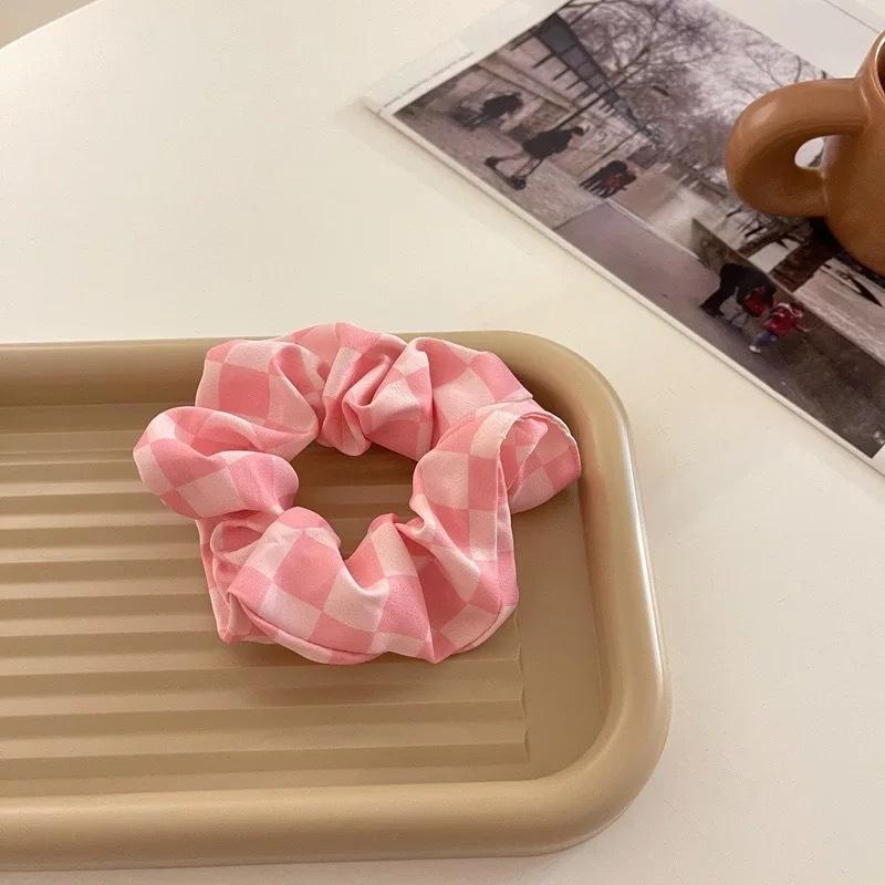 New Autumn Winter Black White Plaid Hair Tie Ropes Student Girls Square Grid Scrunchies Simple Fashion Hair Accessories Headwear розовый
New Autumn Winter Black White Plaid Hair Tie Ropes Student Girls Square Grid Scrunchies Simple Fashion Hair Accessories Headwear розовый