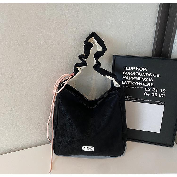 2025 spring and summer new women s bags fashionable solid color dumpling bags soft girl shopping shoulder bags student versatile messenger bags women чорний
2025 spring and summer new women s bags fashionable solid color dumpling bags soft girl shopping shoulder bags student versatile messenger bags women чорний