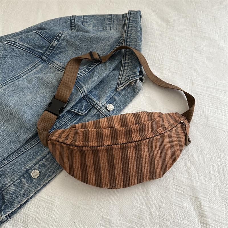 Новинка осені 2024 року для спорту та відпочинку, проста модна поясна сумка через плече, модна модна ретро-смугаста нагрудна сумка світло-коричневого кольору
Новинка осені 2024 року для спорту та відпочинку, проста модна поясна сумка через плече, модна модна ретро-смугаста нагрудна сумка світло-коричневого кольору