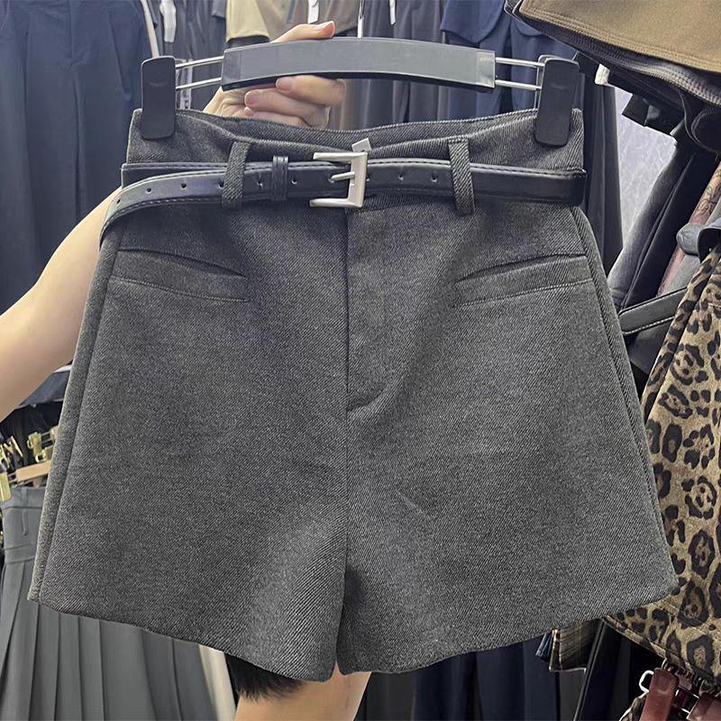High Waist Black Wool A-Line Shorts - Women s Autumn/Winter Casual Wide-Leg Pants M серый
High Waist Black Wool A-Line Shorts - Women s Autumn/Winter Casual Wide-Leg Pants M серый