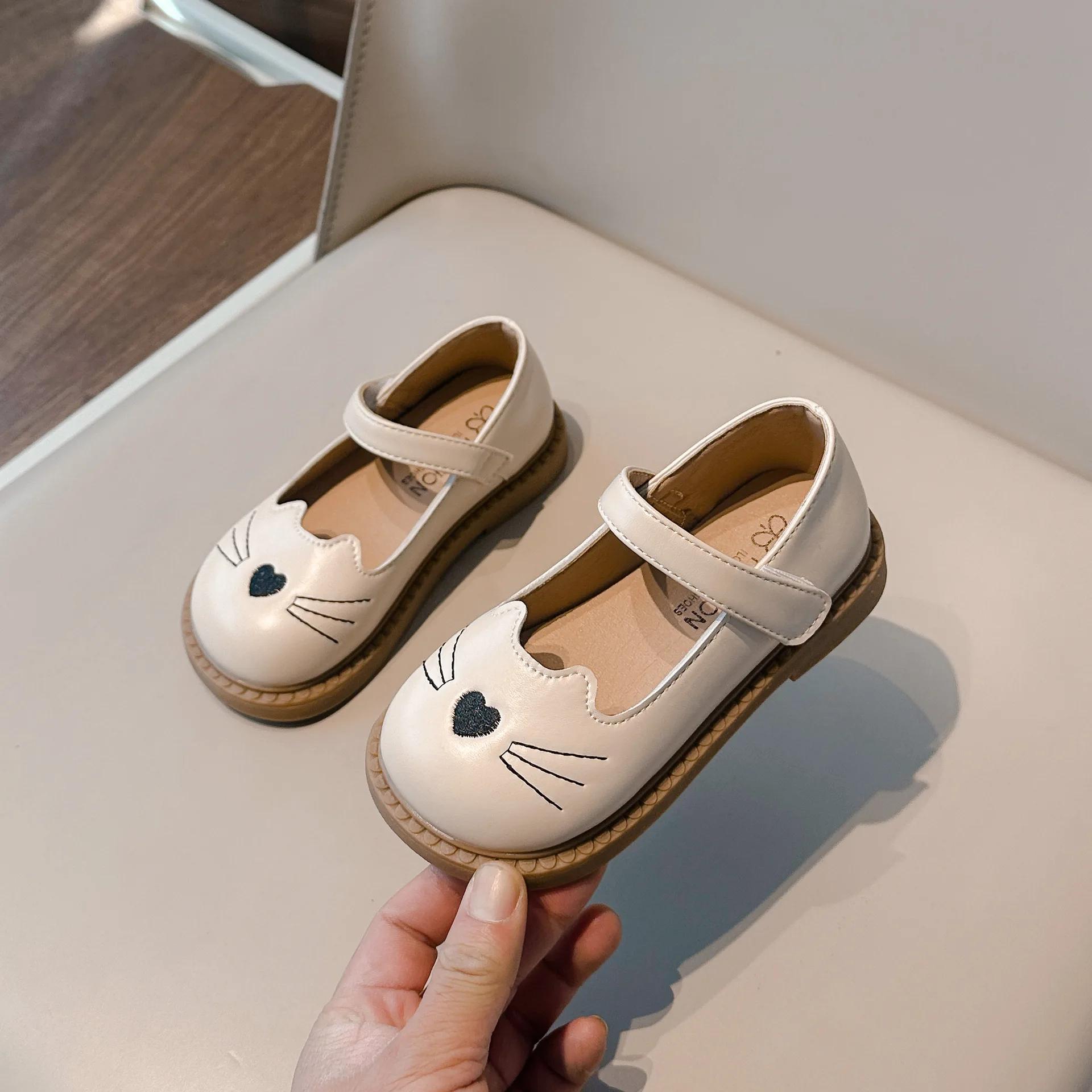 New Little Girl Leather Shoes Cute Cat Embroidered Children s Flats Fashion Soft Spring Autumn Kids Causal Princess Shoes 25
New Little Girl Leather Shoes Cute Cat Embroidered Children s Flats Fashion Soft Spring Autumn Kids Causal Princess Shoes 25