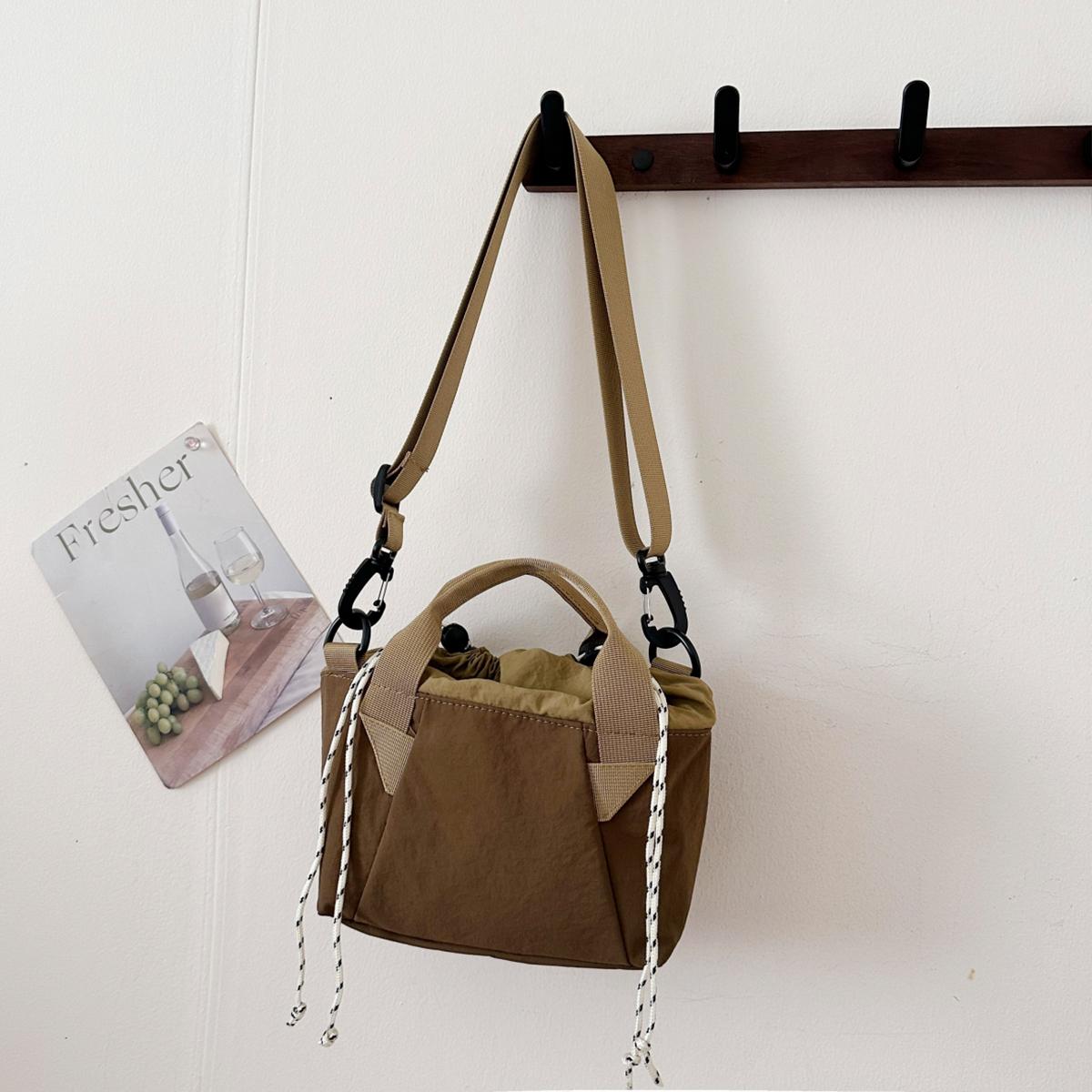 Niche Mini Lightweight Simple Small Drawstring Bag for Lipstick, Tissues, Versatile Phe Bag, Commuter Lightweight Shoulder Crossbody Bag, кофейный
Niche Mini Lightweight Simple Small Drawstring Bag for Lipstick, Tissues, Versatile Phe Bag, Commuter Lightweight Shoulder Crossbody Bag, кофейный