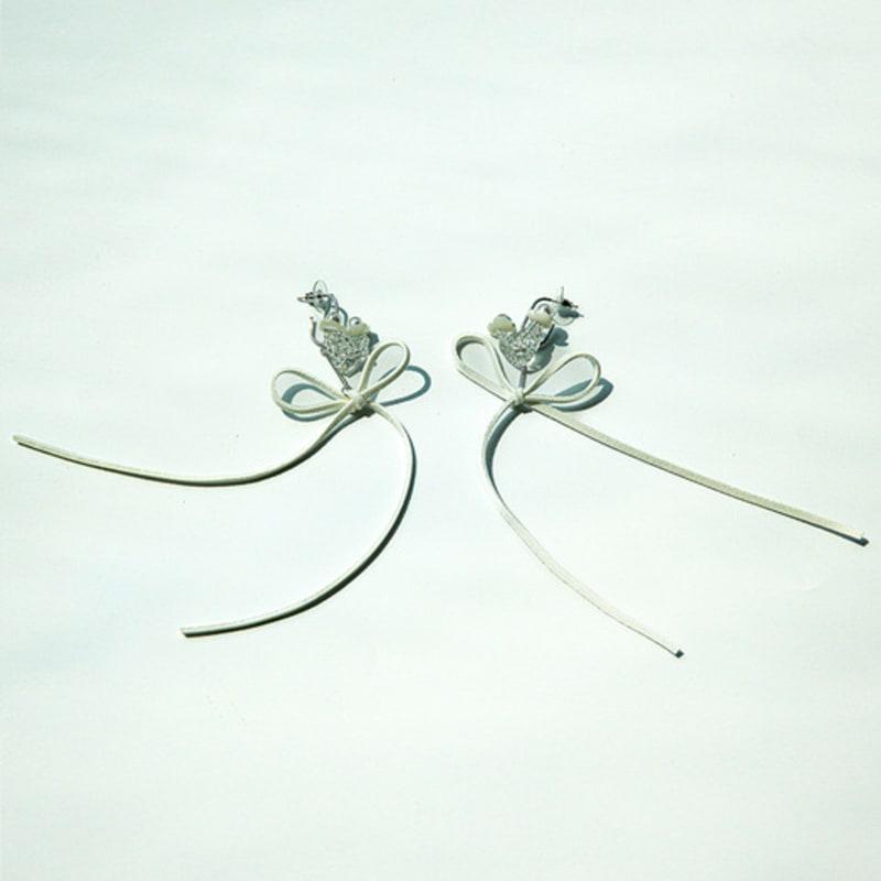 LOVUEE Crystal From Heart of Angel Earrings CRYSTAL
LOVUEE Crystal From Heart of Angel Earrings CRYSTAL