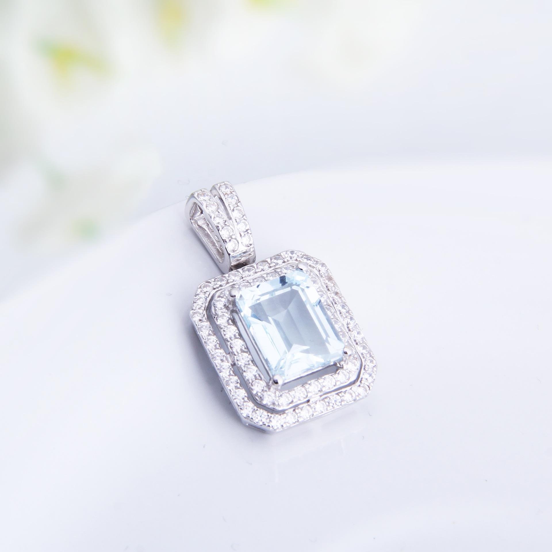 Natural Stone Topaz Silver Jewelry, Luxury Inlaid 925 Silver Crystal Necklace Pendant. 925 silver
Natural Stone Topaz Silver Jewelry, Luxury Inlaid 925 Silver Crystal Necklace Pendant. 925 silver