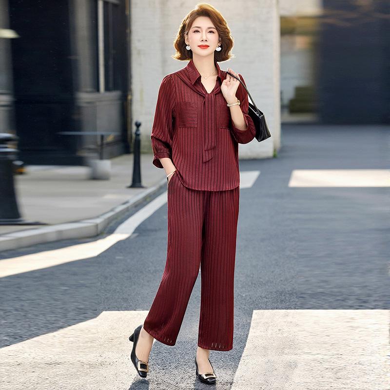 Elegant Summer Two-Piece Set: Wide-Leg Pants & Top for Middle-Aged Women 4XL
Elegant Summer Two-Piece Set: Wide-Leg Pants & Top for Middle-Aged Women 4XL
