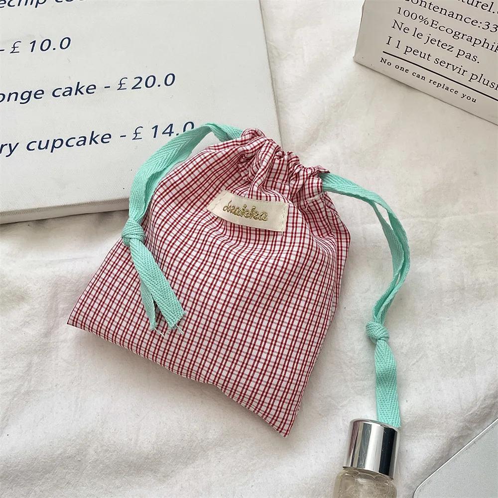 New Plaid Drawstring Bags Women Cosmetics Bag Women Cute Makeup Bag Kids Christmas Gift Candy Jewelry Organizer Draw String Bags червоний
New Plaid Drawstring Bags Women Cosmetics Bag Women Cute Makeup Bag Kids Christmas Gift Candy Jewelry Organizer Draw String Bags червоний