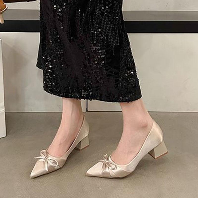 Fashion New Temperament Satin Pointed Women Pumps Sweet Bow Thick Middle Heel Shoes for Women Solid Shallow Mouth Elegant Woman Heels 35 абрикосовый
Fashion New Temperament Satin Pointed Women Pumps Sweet Bow Thick Middle Heel Shoes for Women Solid Shallow Mouth Elegant Woman Heels 35 абрикосовый