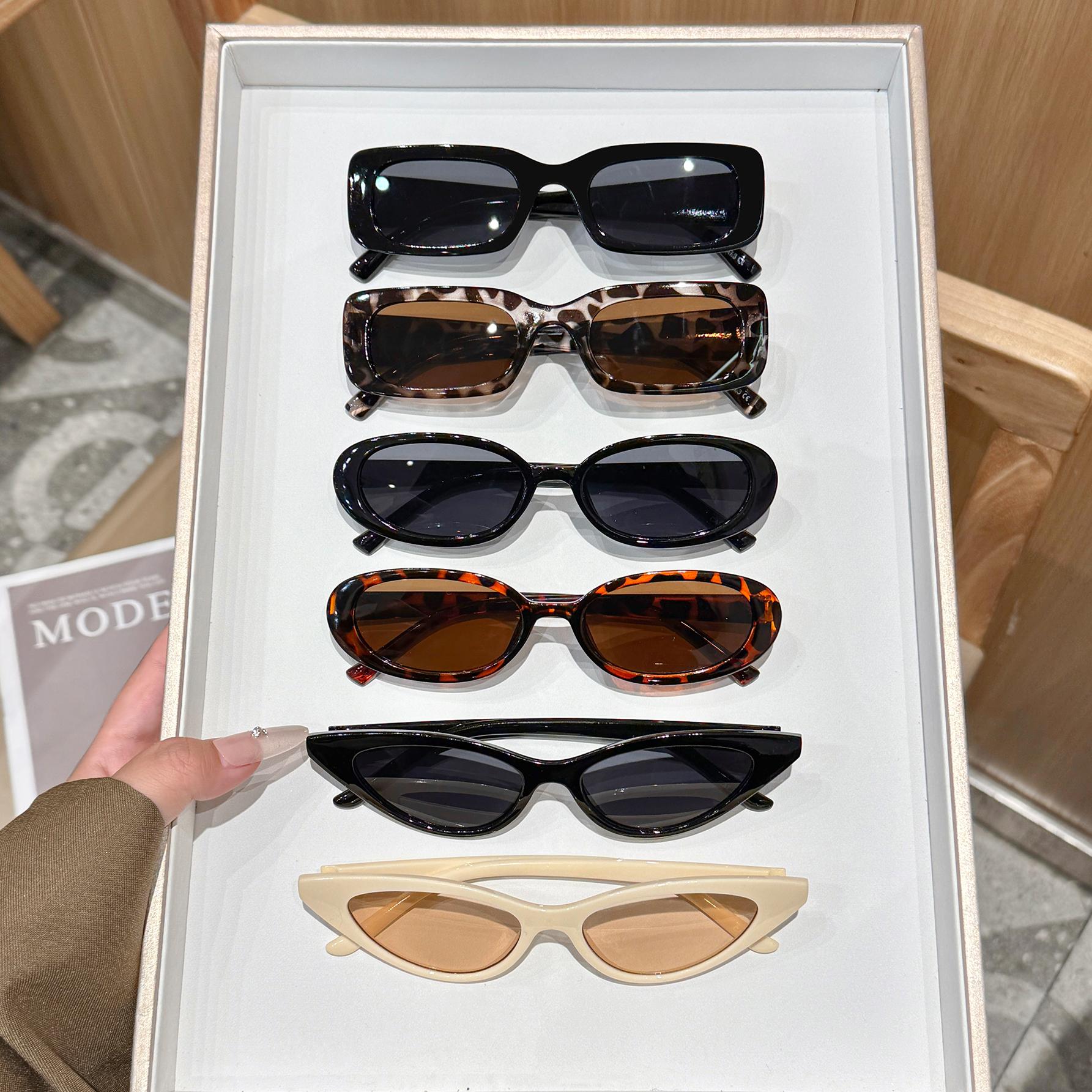 6Pcs Oval-Shaped Small Frame Glasses, Chic Black Color, Casual and Fashionable Decorative Glasses, Stylish Wear
6Pcs Oval-Shaped Small Frame Glasses, Chic Black Color, Casual and Fashionable Decorative Glasses, Stylish Wear