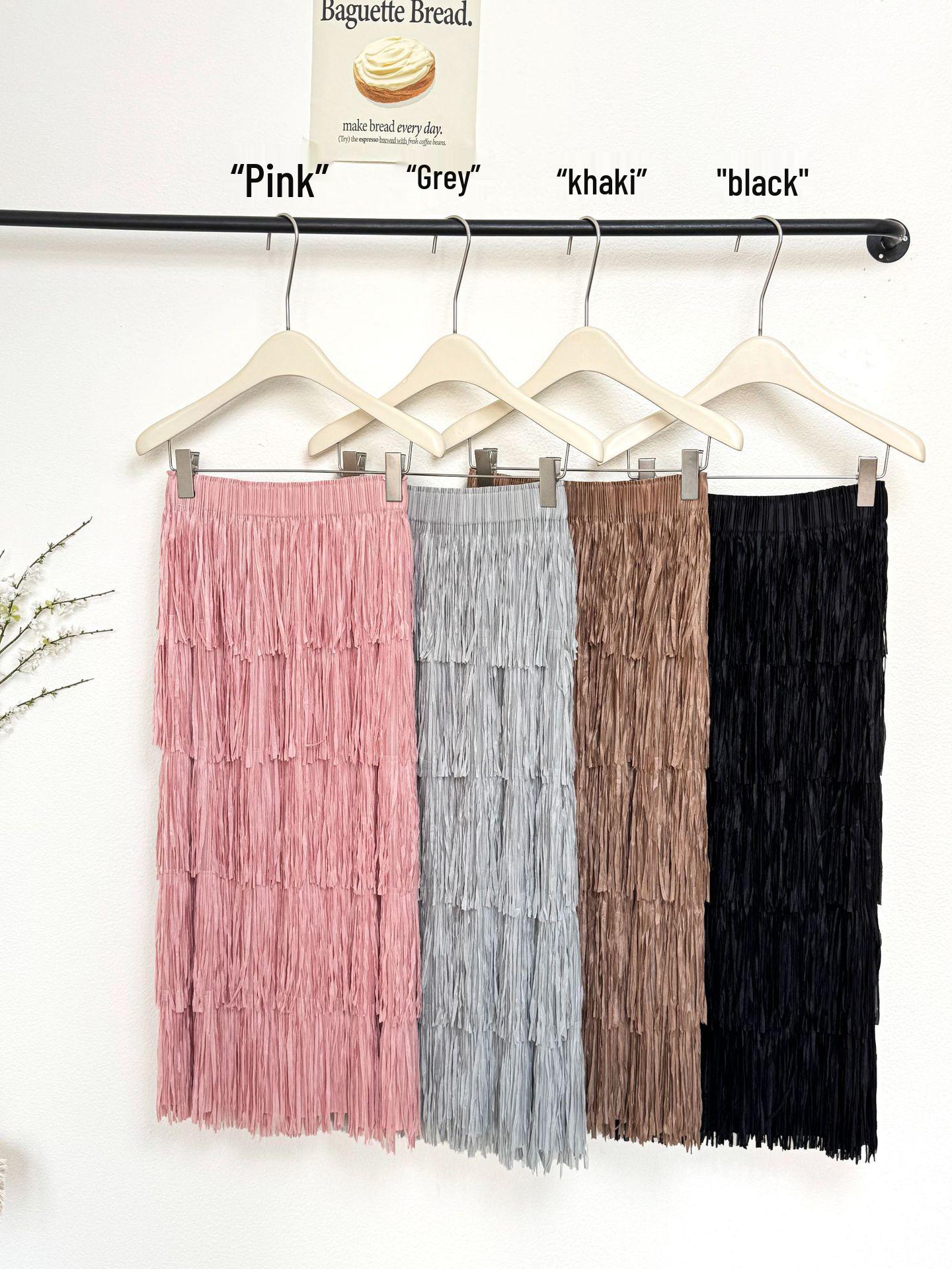 2026 Spring/Summer European & American Elastic Waist Tassel Layered Slimming Draped Pleated Skirt One Size
2026 Spring/Summer European & American Elastic Waist Tassel Layered Slimming Draped Pleated Skirt One Size