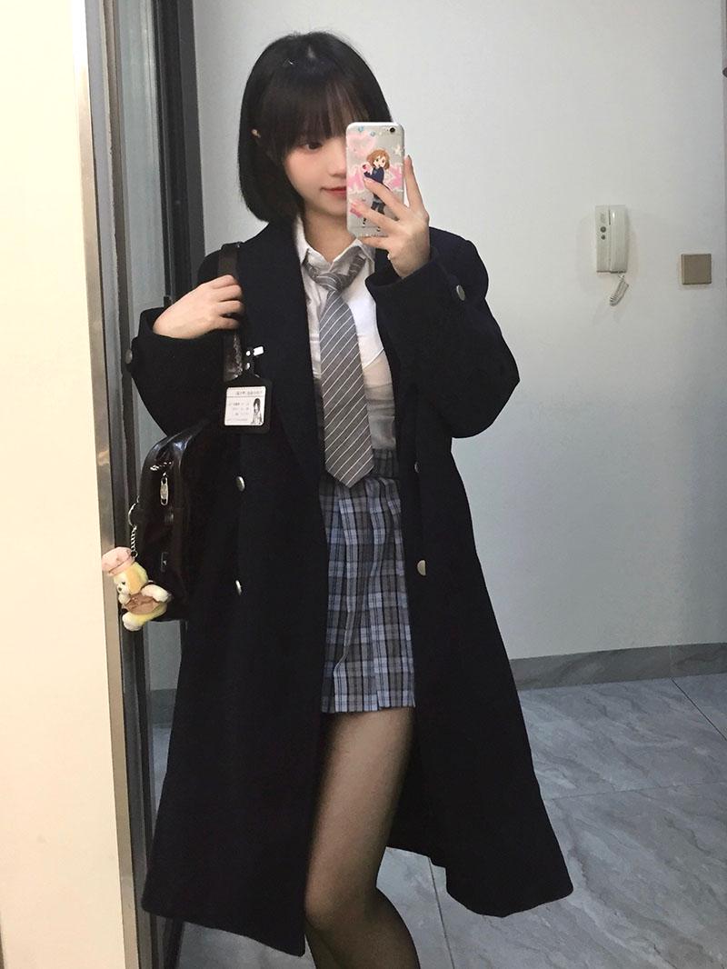 Women s Academy Style JK Double-Breasted Wool Coat Small
Women s Academy Style JK Double-Breasted Wool Coat Small