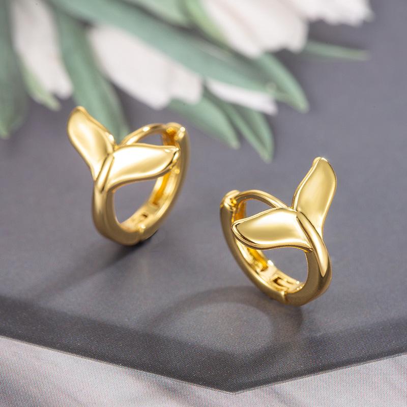 Trendy New Fashion Zircon 925 Silver Earrings for Women with Simple Plum Blossom Earring Hoops and Elegant Earrings Gift
Trendy New Fashion Zircon 925 Silver Earrings for Women with Simple Plum Blossom Earring Hoops and Elegant Earrings Gift