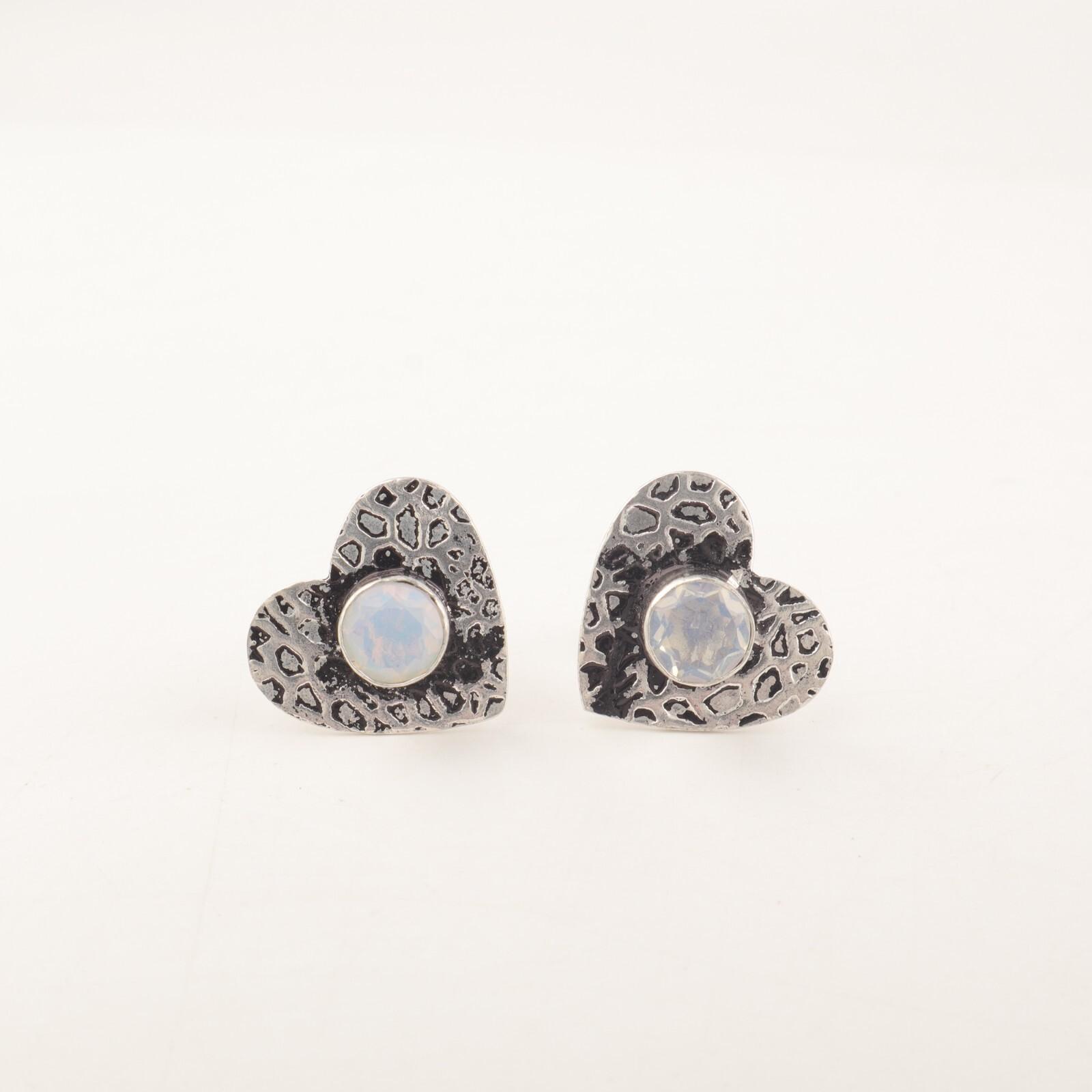 Milky Opal Gemstone 925 Sterling Silver Jewelry Handcrafted Stud Earrings 0.6 EE-143-13
Milky Opal Gemstone 925 Sterling Silver Jewelry Handcrafted Stud Earrings 0.6 EE-143-13