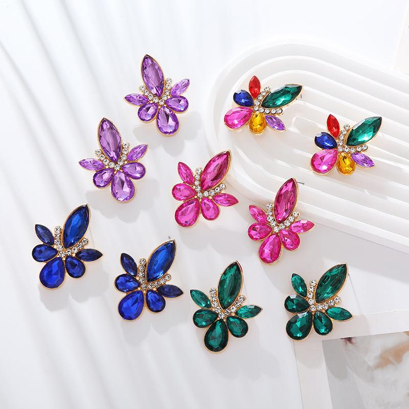 Серьги-гвоздики в стиле бриллиантов, модные красочные элегантные дворцовые роскошные женские серьги с легкими кристаллами 
Серьги-гвоздики в стиле бриллиантов, модные красочные элегантные дворцовые роскошные женские серьги с легкими кристаллами