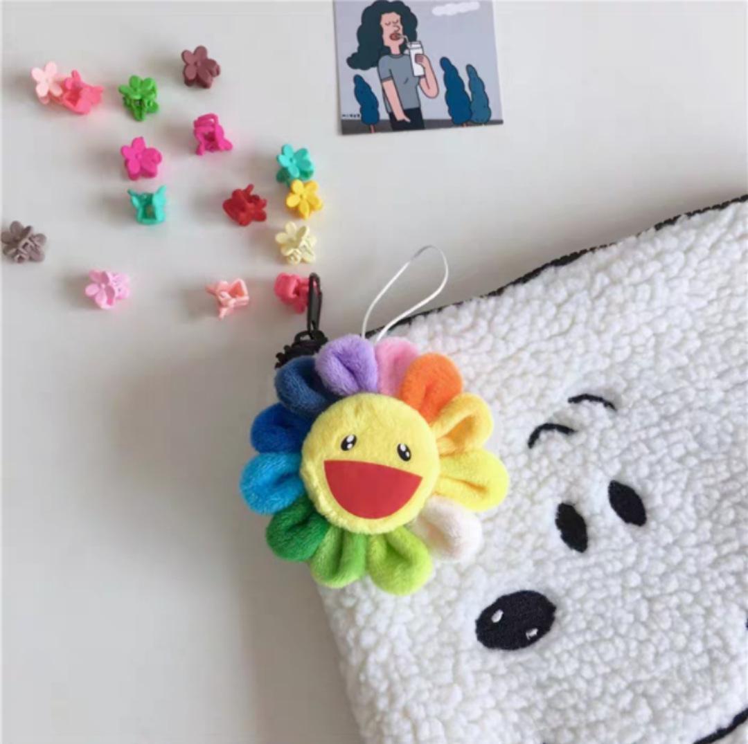 Корейская брошь «Подсолнух»: Смайлик в стиле Хуа Чэньюй от Мураками Такаши
Корейская брошь «Подсолнух»: Смайлик в стиле Хуа Чэньюй от Мураками Такаши