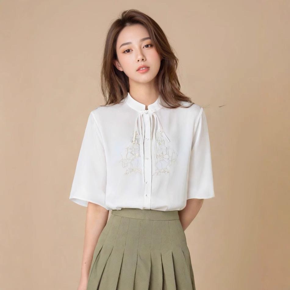 Women s Chiffon Blouse with Floral Embroidery & Frog Buttons – Mid-Sleeve, New Chinese Style, 2025 Spring/Summer Collection Small белый
Women s Chiffon Blouse with Floral Embroidery & Frog Buttons – Mid-Sleeve, New Chinese Style, 2025 Spring/Summer Collection Small белый