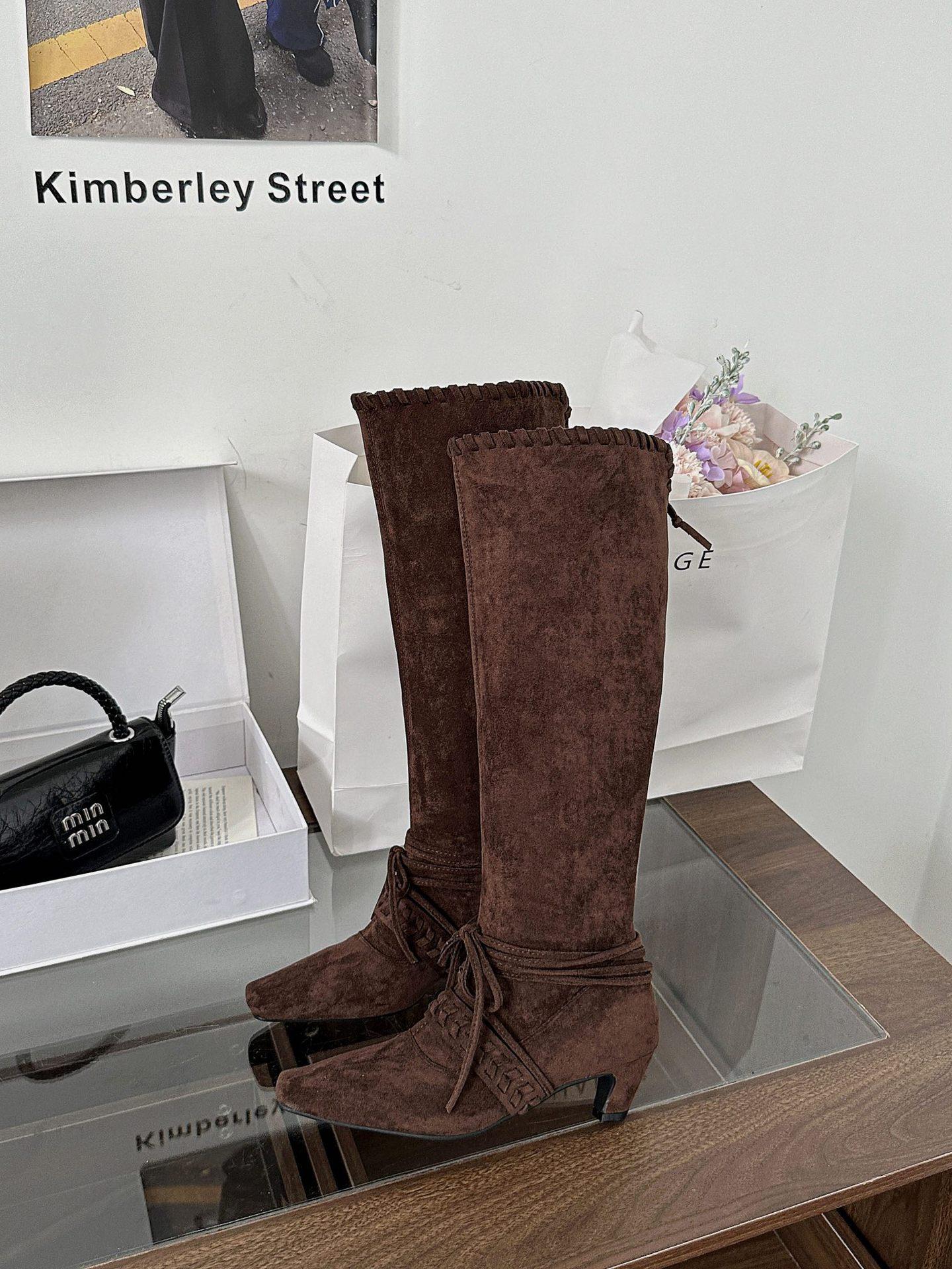 2025 осень и зима новая модель ремешок бант квадратный носок котенок замшевый толстый каблук средний каблук ботинки низкий каблук женские высокие ботинки 39
2025 осень и зима новая модель ремешок бант квадратный носок котенок замшевый толстый каблук средний каблук ботинки низкий каблук женские высокие ботинки 39