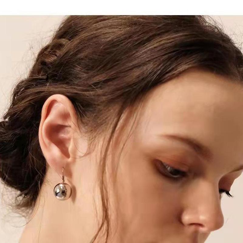 Fashion Temperament Women S Atomic Series Earrings Compact Round Beads Versatile And Simple Premium Durable Quality
Fashion Temperament Women S Atomic Series Earrings Compact Round Beads Versatile And Simple Premium Durable Quality