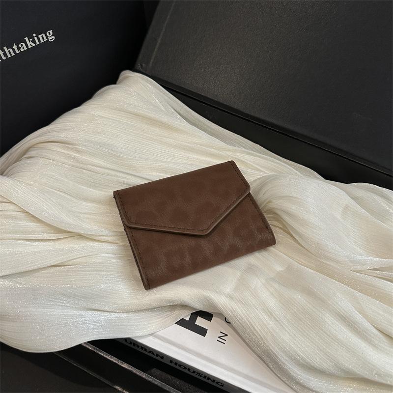 Women Luxury Short Wallet Portable Bifold Multi-Function Credit Card Holder Clutch Coin Purse Lightweight Wear-resistant Bags
Women Luxury Short Wallet Portable Bifold Multi-Function Credit Card Holder Clutch Coin Purse Lightweight Wear-resistant Bags