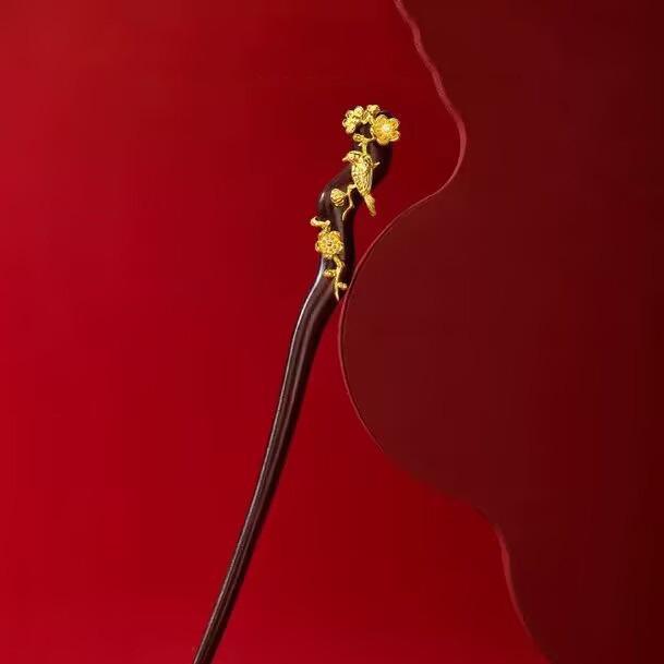 Sandalwood Inlaid With Gold Hairpin Plum Blossom Nesting Bird Exquisite Hairpin Chinese Style Braided Hair Hanfu Headwear
Sandalwood Inlaid With Gold Hairpin Plum Blossom Nesting Bird Exquisite Hairpin Chinese Style Braided Hair Hanfu Headwear