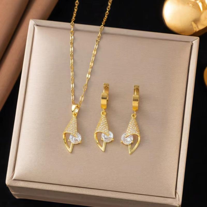 Fashion Light Luxury Bridal Set Simple Design Necklace Earrings Set Suitable For Stylish Girls
Fashion Light Luxury Bridal Set Simple Design Necklace Earrings Set Suitable For Stylish Girls