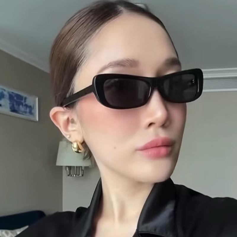 2025 New Cateye Sunglasses Women s Retro Vintage Trendy Sun glasses Shades Small Frame UV400 Protection for Outdoor Activities as shown чорний колір сірий
2025 New Cateye Sunglasses Women s Retro Vintage Trendy Sun glasses Shades Small Frame UV400 Protection for Outdoor Activities as shown чорний колір сірий