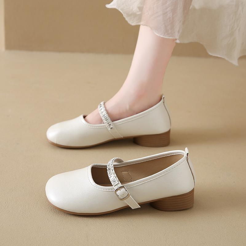 thick heel soft sole Mary Jane women s shoes summer new shoes comfortable single shoes versatile low heel small leather shoes 35
thick heel soft sole Mary Jane women s shoes summer new shoes comfortable single shoes versatile low heel small leather shoes 35
