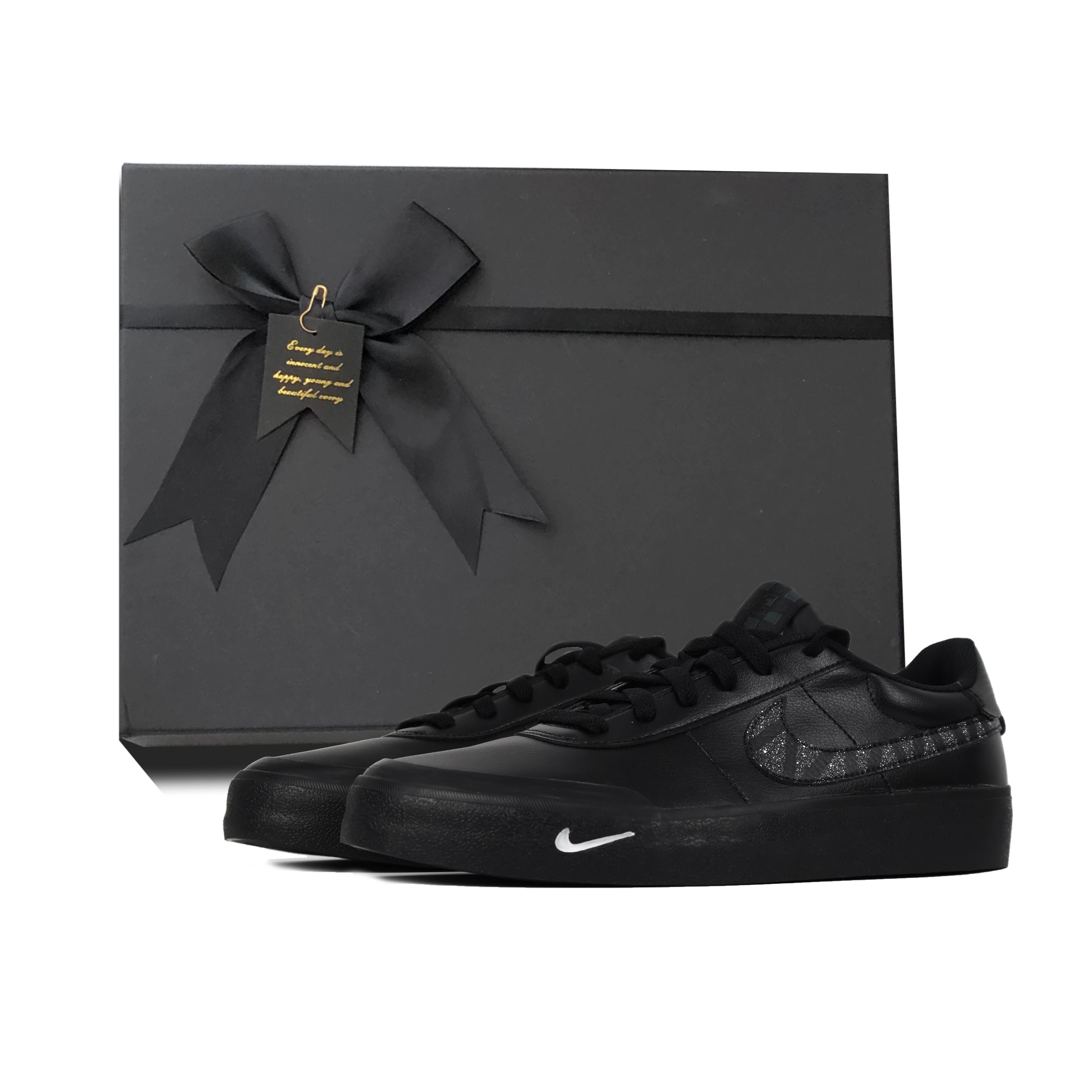 Nike Court Shot Classic Vintage, Street Style, Box Low top Skateboard Shoes Men s Black White FQ8146-001(Team384-BOX) 40.5
Nike Court Shot Classic Vintage, Street Style, Box Low top Skateboard Shoes Men s Black White FQ8146-001(Team384-BOX) 40.5